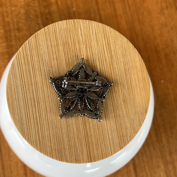 Turquoise colored brooch - Picture 3 of 3